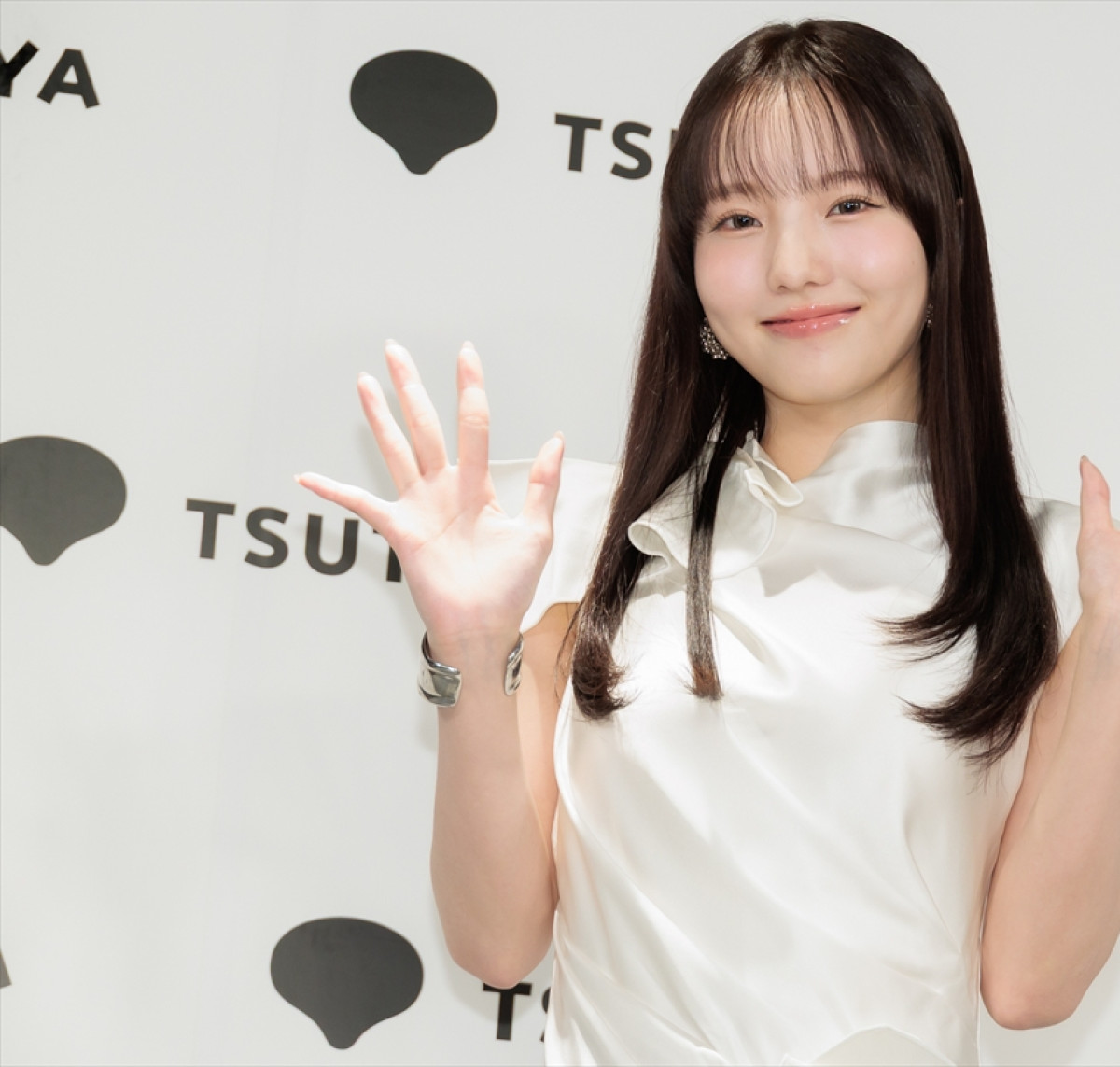 本田真凜、撮影初日に小籠包40個食べた1st写真集「ちょっと“小籠包ボディ”になってます」