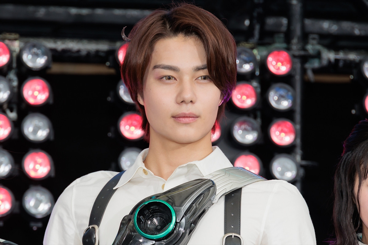 『仮面ライダーゼッツ』主人公・今井竜太郎、変身ポーズ披露で「心臓バクバクです」
