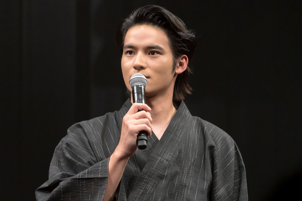 Snow Man・宮舘涼太、難役で長ぜりふにも挑戦「眉毛の演技にも挑戦しています」