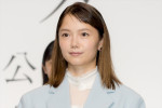 『秒速5センチメートル』完成報告会に出席した宮崎あおい