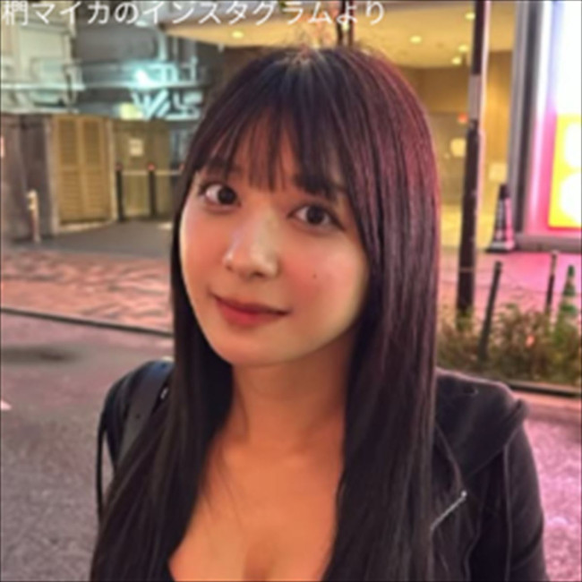 最新ショットが話題の椚マイカ ※「椚マイカ」インスタグラム