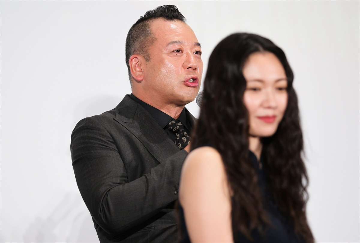 三谷幸喜、25年ぶりフジ連ドラ手掛け笑顔で「ただいま」　主題歌を手掛けるYOASOBIを絶賛