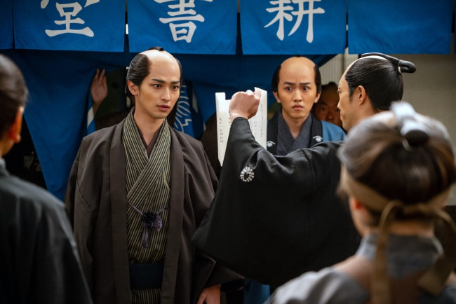 大河ドラマ『べらぼう~蔦重栄華乃夢噺~』第36回「鸚鵡のけりは鴨」より