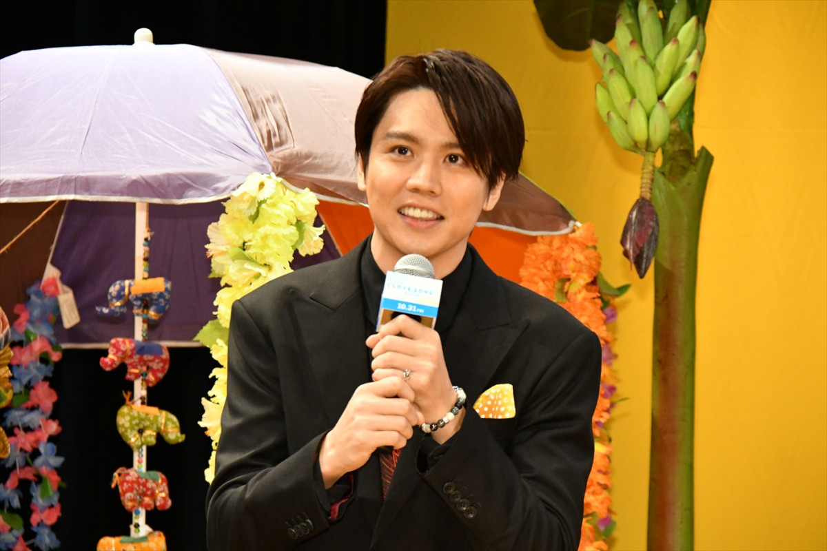 森崎ウィン＆向井康二、『（LOVE SONG）』で初共演　お互いの印象は「はじめまして感がなかった」「フィーリングが合った」