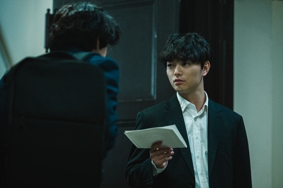 山田裕貴＆佐藤二朗『爆弾』、ヘルシンキ国際映画祭で特別招待上映決定　緊迫の新場面写真も一挙解禁