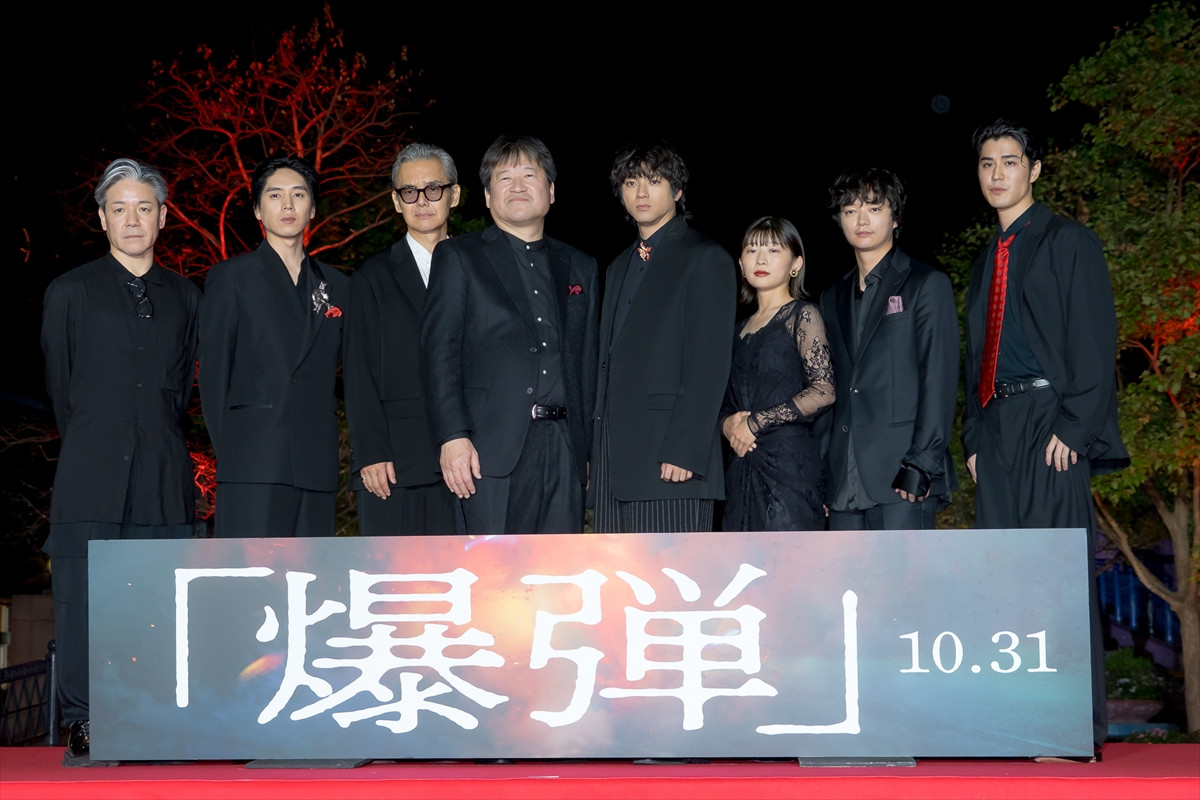 渡部篤郎、舞台挨拶で涙　佐藤二朗「いきなり泣き出すからびっくりしちゃった」