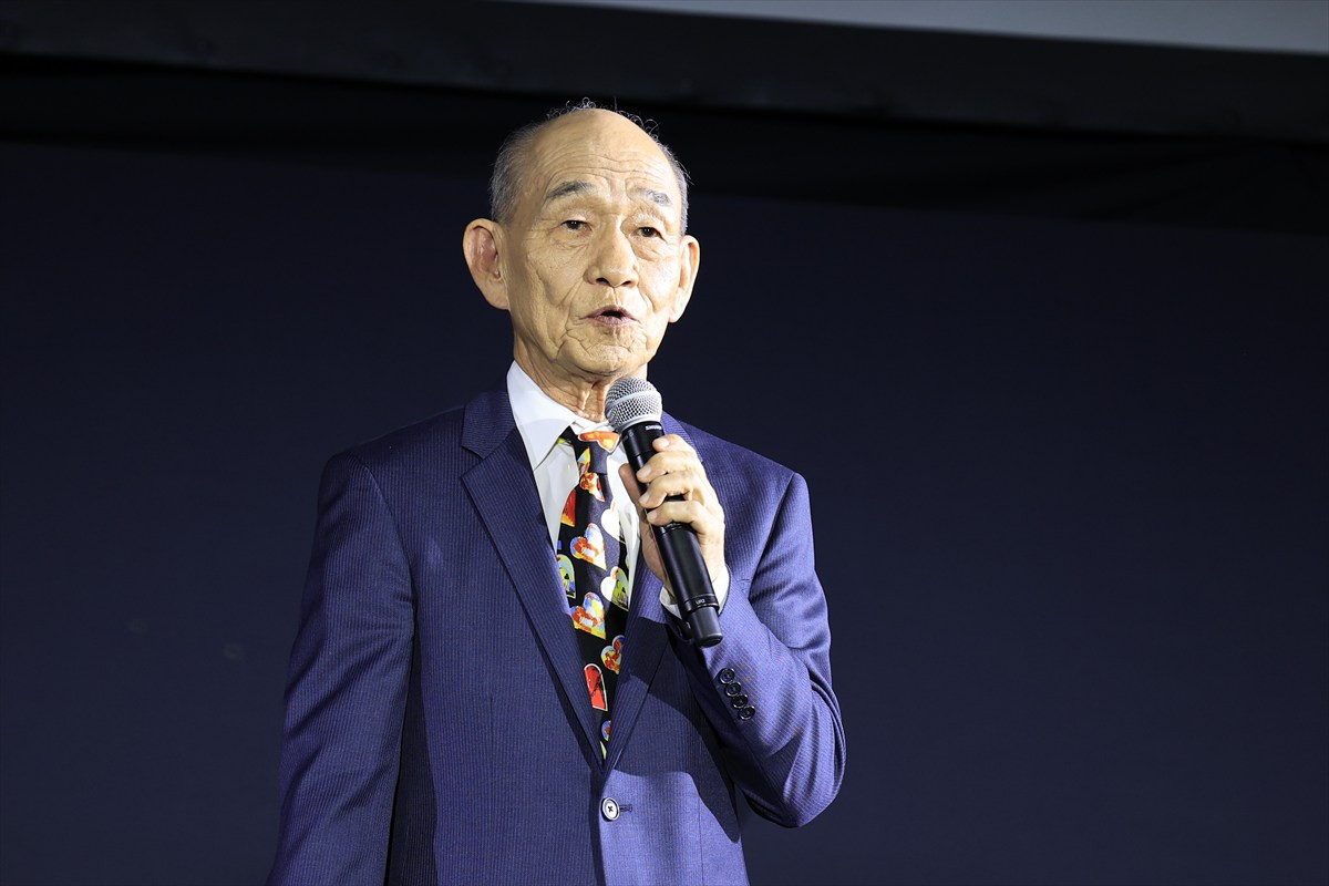『港のひかり』、主演・舘ひろし＆藤井道人監督らが輪島市でレッドカーペットをかっ歩「プレミア上映はこの輪島でやりたかった」
