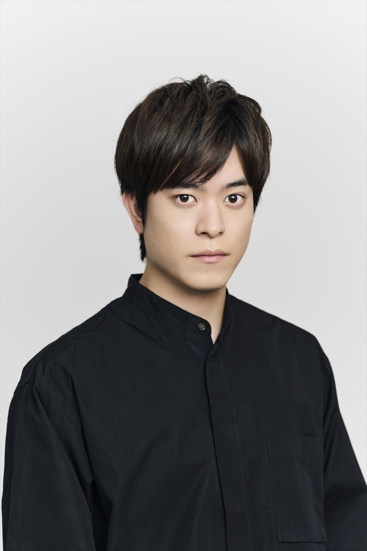 稲垣吾郎が大人げない俳優役で傑作ラブコメに挑む！　『プレゼント・ラフター』来年2月～上演決定