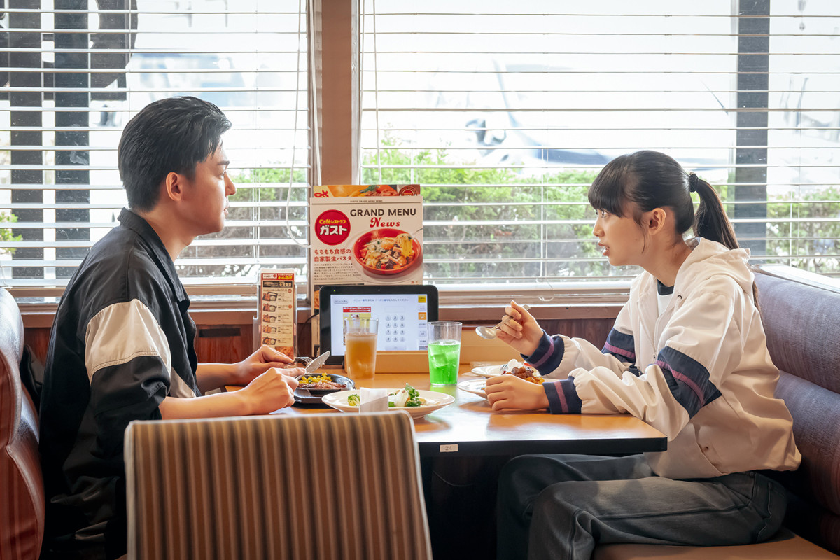 『小さい頃は、神様がいて』第2話 “渉”北村有起哉、“あん”仲間由紀恵と話し合うために夜の洗車場へ