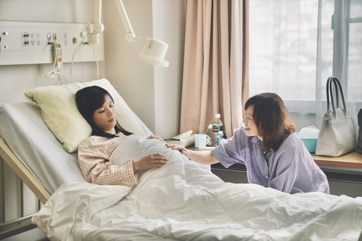 『君の顔では泣けない』花嫁姿の“陸”芳根京子、夢を諦める“まなみ”高橋海人の場面写真解禁