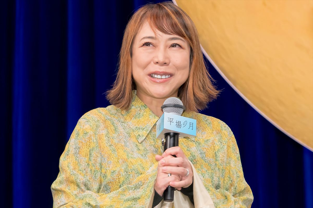 井川遥、堺雅人は「優秀な生徒さんみたいな感じ」　撮影中に2人で体操