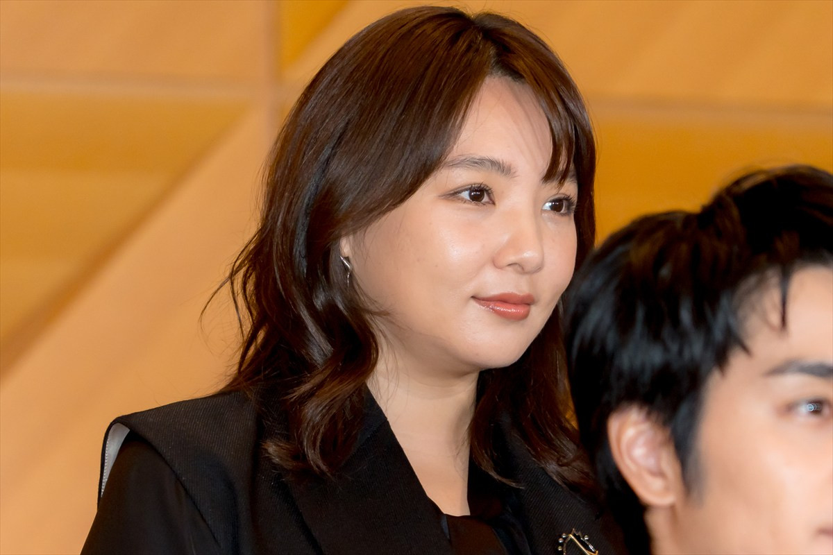 川栄李奈、“母親業のアウトソーシング”がテーマの作品に熱い思い「いろんな人の愛情が子どもにいけばいい」