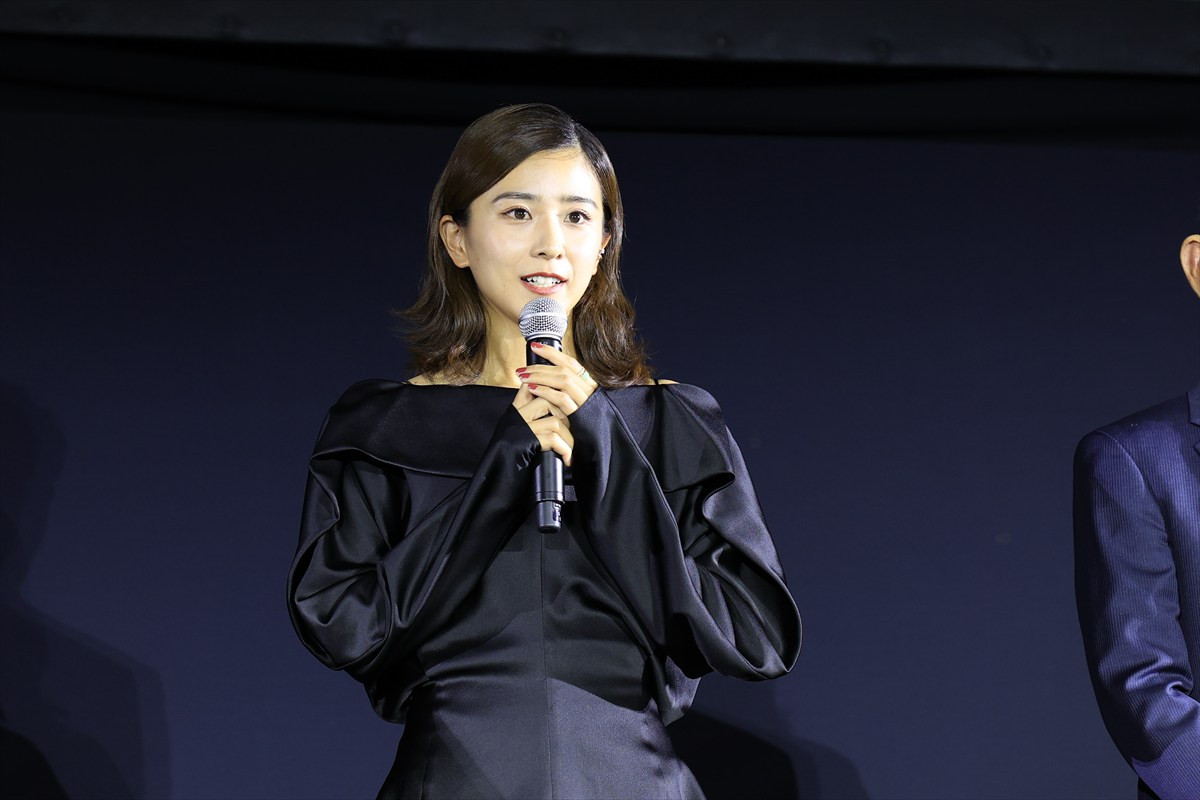 『港のひかり』、主演・舘ひろし＆藤井道人監督らが輪島市でレッドカーペットをかっ歩「プレミア上映はこの輪島でやりたかった」