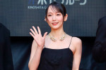 「第38回東京国際映画祭」オープニングレッドカーペットに登場した吉岡里帆