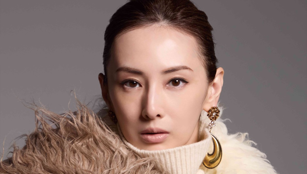 北川景子がエレガンスに魅せる！ 2026年カレンダー発売 表紙2種＆特典