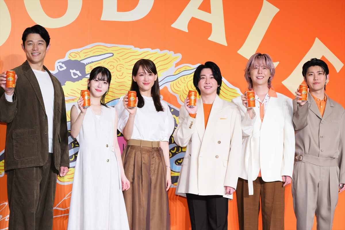 浜辺美波、酒類CM初出演に喜び　ビールの感想には鈴木亮平がいじり「シャンシャン!?」