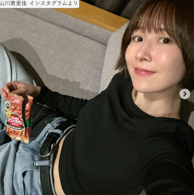 山川恵里佳、ソロショット ※「山川恵里佳」インスタグラム