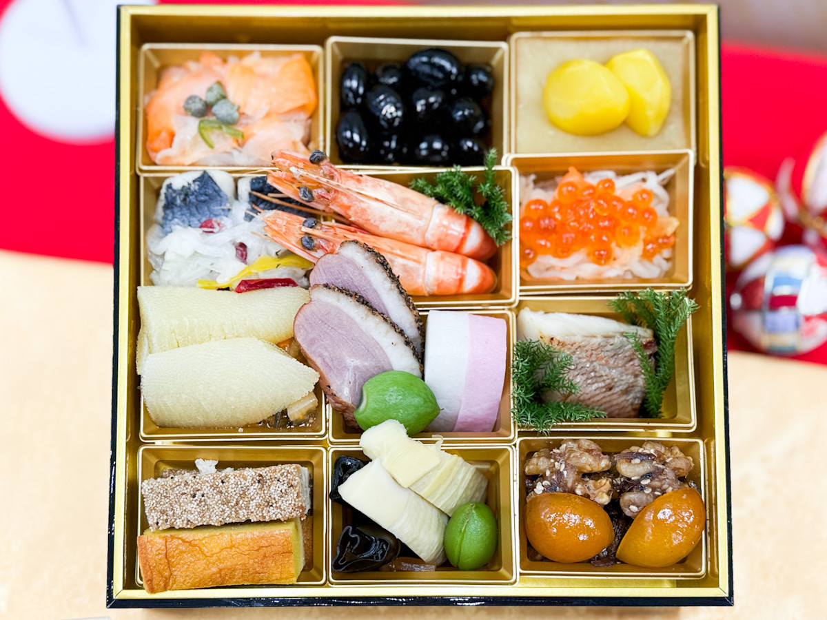 「ファミマのおせち2026」取材