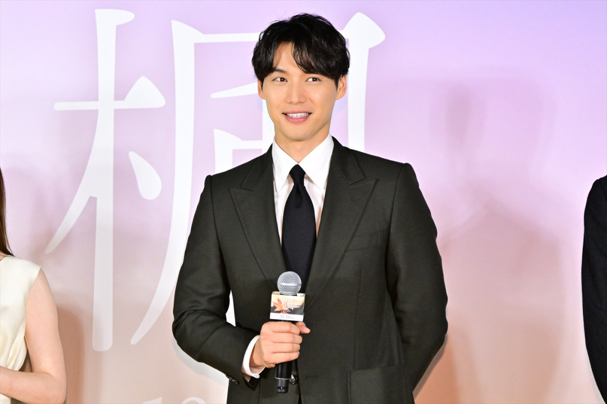 福士蒼汰、福原遥、トラジャ宮近海斗らが“楓色”カーペットに登場！　映画『楓』ジャパンプレミア