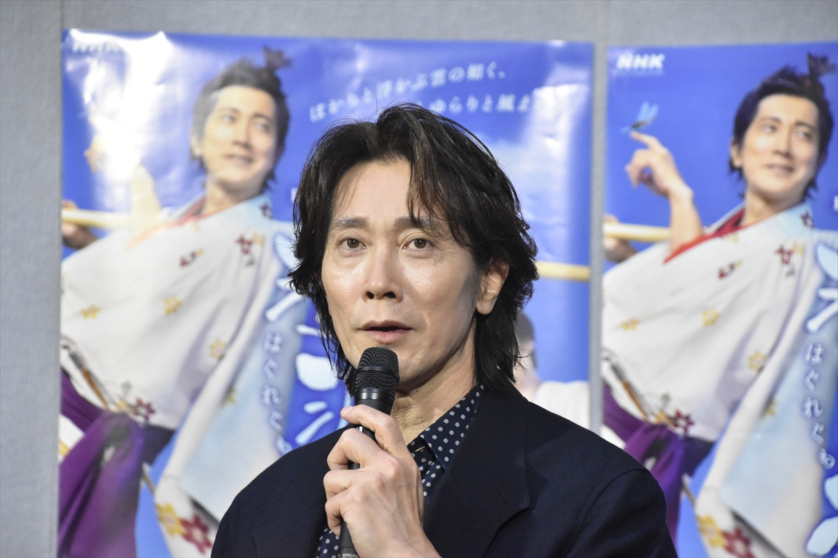 佐々木蔵之介、倉科カナと夫婦役でガッツポーズ　一緒に布団に入るシーンで「NHKで可能な限りのことを…」