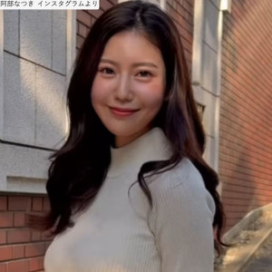 阿部なつき、ソロショット　※「阿部なつき」インスタグラム