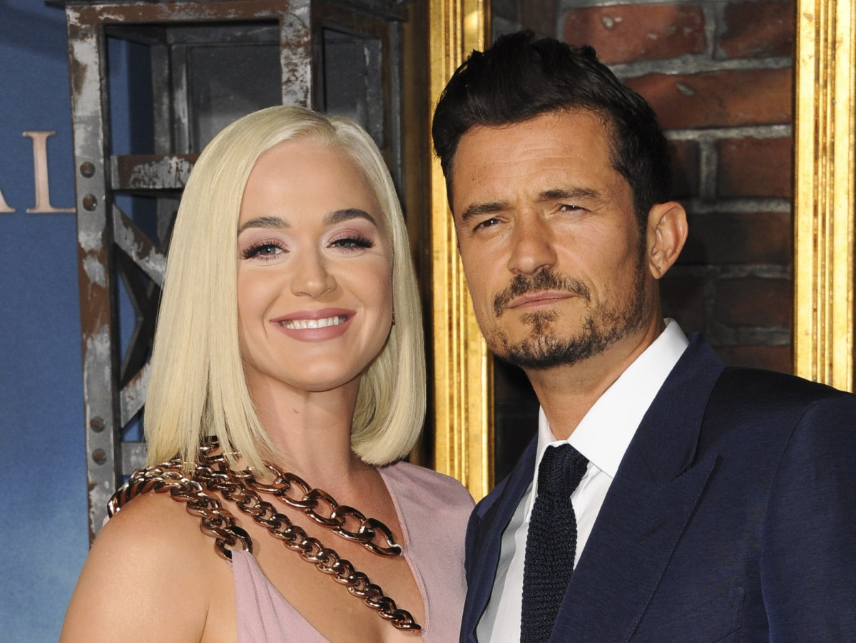 ケイティ・ペリー＆元カナダ首相ジャスティン・トルドーが東京でキャッチされる　浅草で手つなぎデート