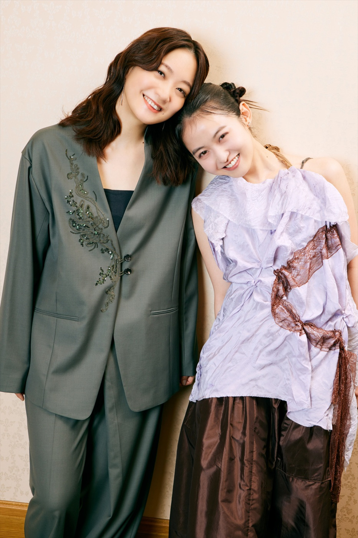 伊藤万理華＆深川麻衣が映画初共演！　お互いの存在は「家族」「ありのままでいられる」