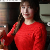 元鉄工所勤務グラドル25歳、タイトな赤ニット姿が「スタイル抜群」「可愛すぎ」「魅力的」　絶賛の声集まる