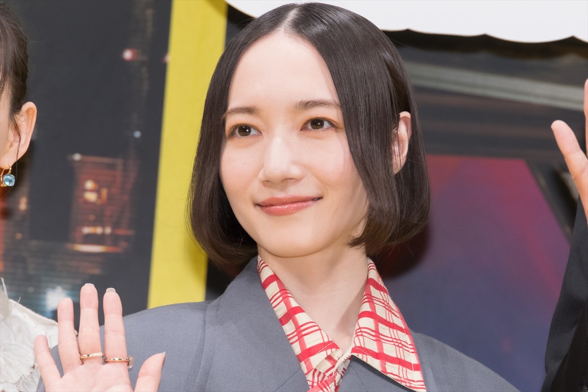 阿部寛、初のキャスター役でセリフ量は“過去最高”　生見愛瑠「信じられないぐらいのセリフ量を一発でこなされていた」