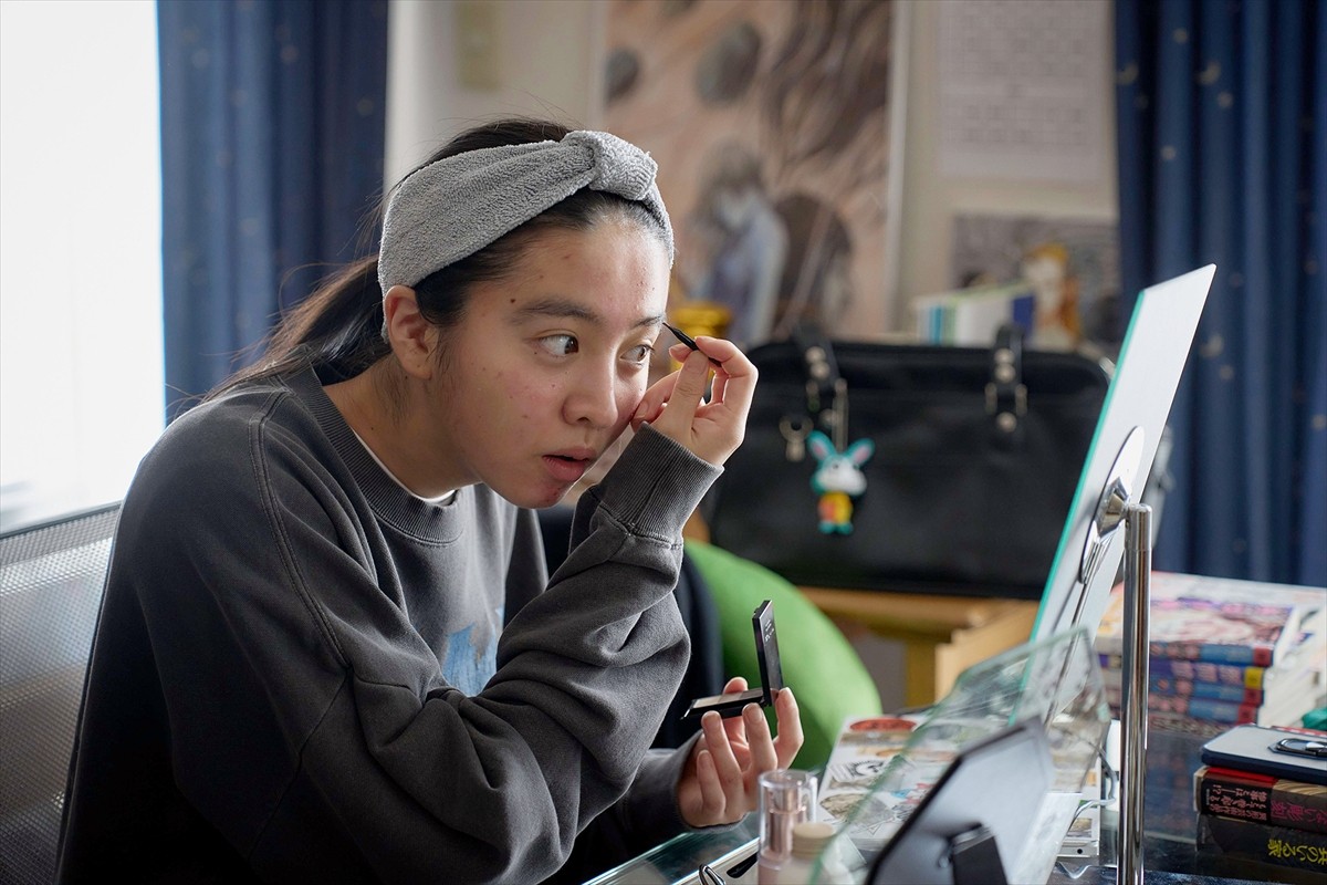 Koki,、すっぴん⇔女神のギャップがすごすぎる！　主演映画『女神降臨』場面写真解禁
