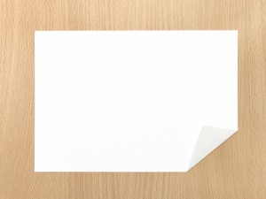 自衛隊が教える“紙1枚”でスマホスタンドを作る方法 「目からウロコ」と絶賛の声集まる