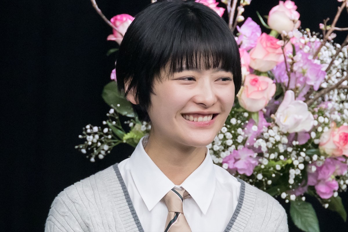 松坂桃李＆吉岡里帆、生徒役・奥平大兼の暴露に「見られてる（笑）」「恥ずかしい」
