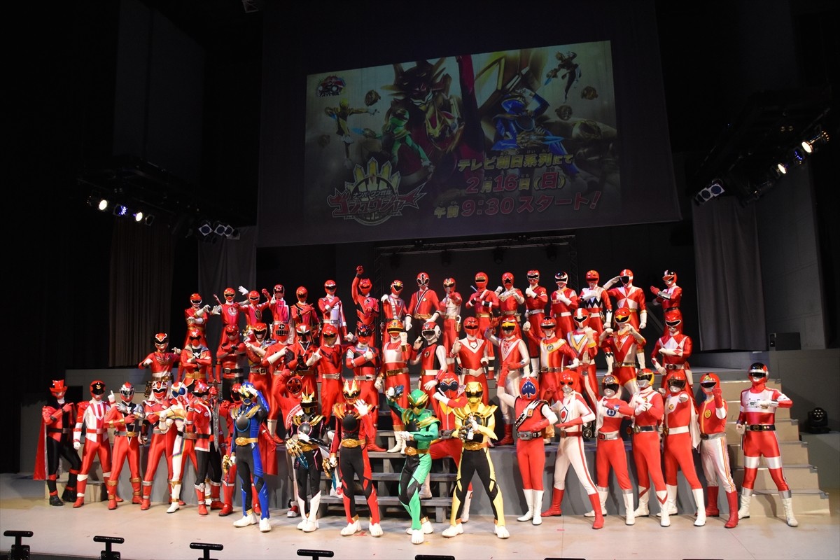 『ナンバーワン戦隊ゴジュウジャー』会見に歴代レッド集結！　“ゴジュウウルフ” 冬野心央「かけがえのない、愛される作品に」