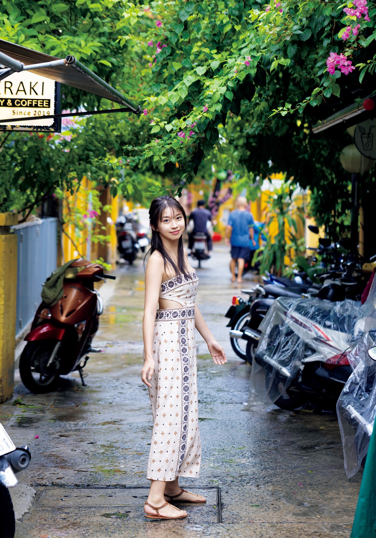 モー娘・牧野真莉愛、テーマはアジアンビューティ　全編ベトナムで撮影した10th写真集