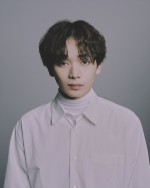 ドラマ『いつか、ヒーロー』に出演する宮世琉弥