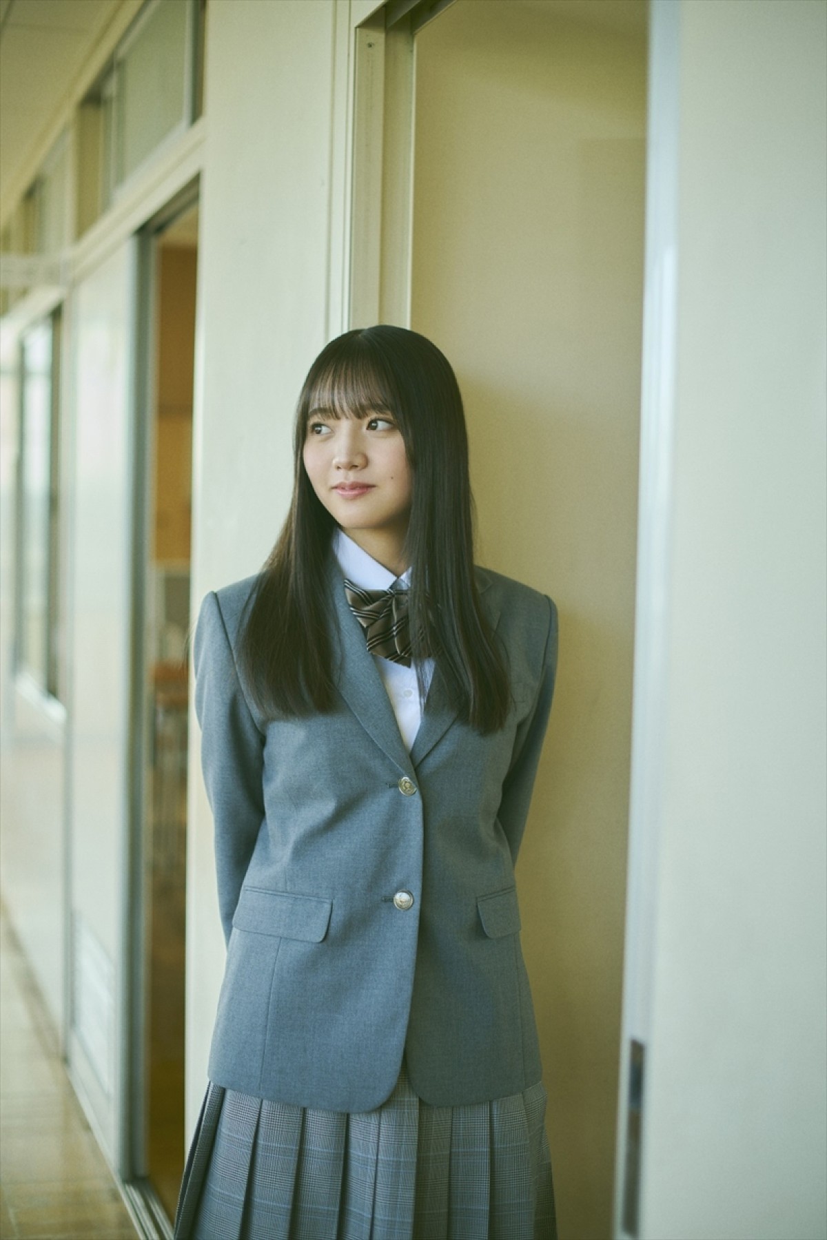 乃木坂46・6期生、海邉朱莉＆長嶋凛桜、撮り下ろし写真＆手書きプロフィール公開