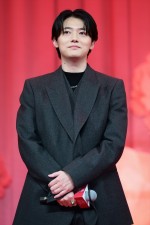櫻井海音、映画『お嬢と番犬くん』完成披露舞台挨拶に登場