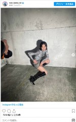 のん、スタイリッシュなミニスカ＆ロングブーツ姿　※「のん」インスタグラム