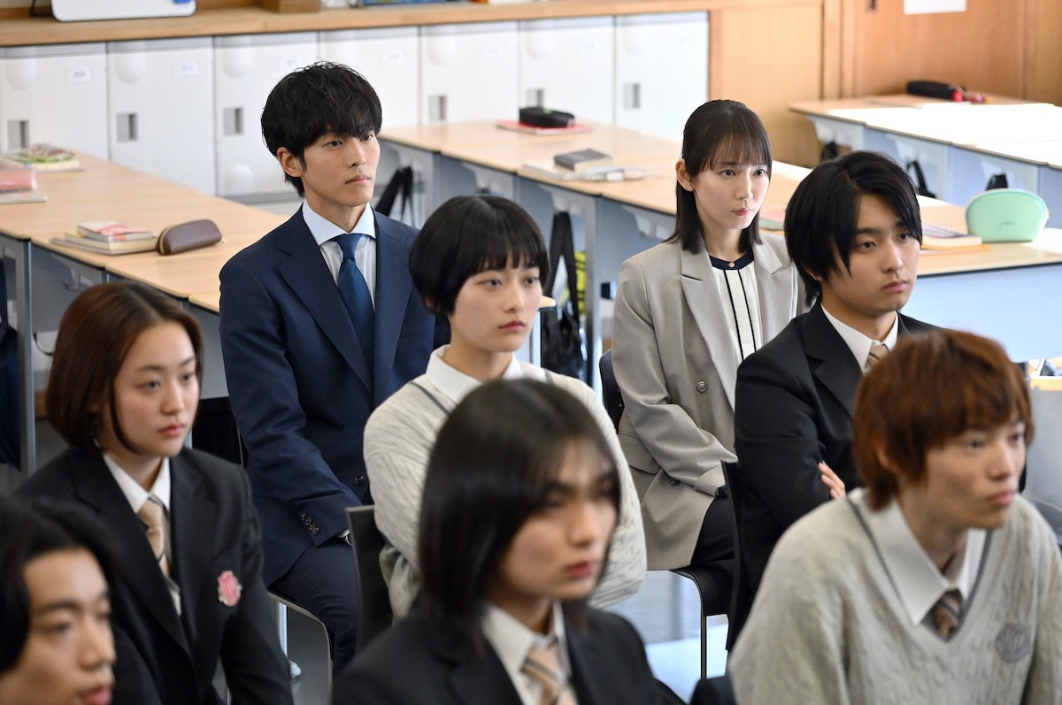 『御上先生』“是枝”吉岡里帆、怪文書への考察に反響「闇が深い」「裏口入学」