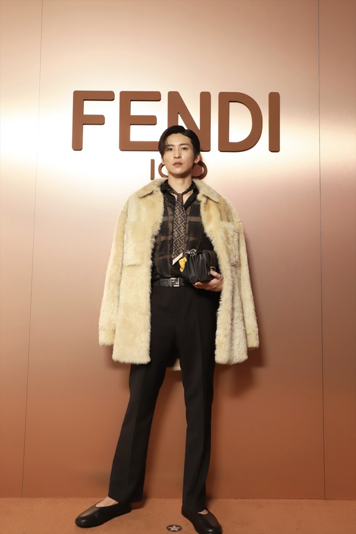 Snow Man・目黒蓮、TWICE・MINAら、世界各国のセレブが「フェンディ」秋冬コレクションに参加！