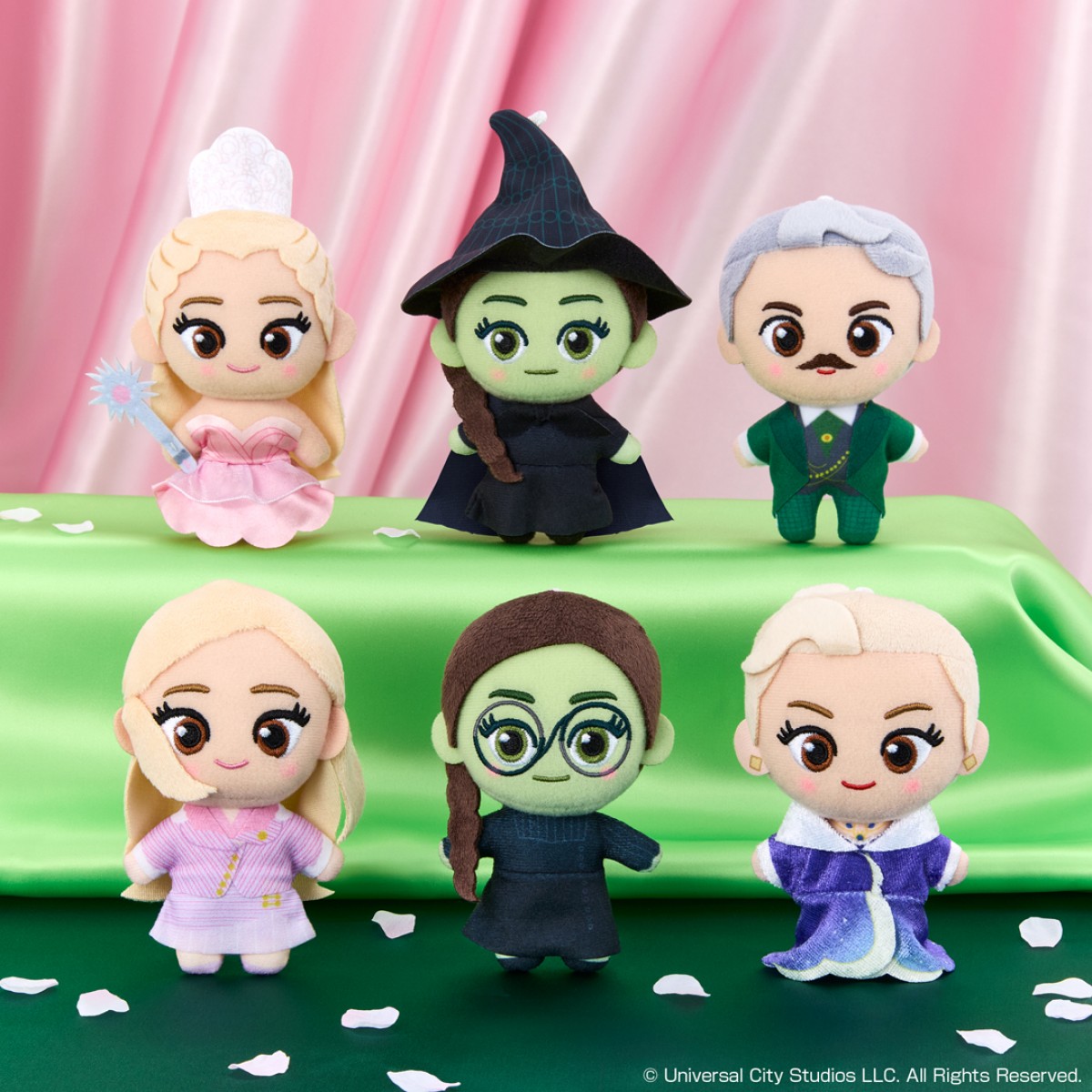 『ウィキッド ふたりの魔女』ナムコ限定景品が登場! ぬいぐるみやマスコットなどを展開