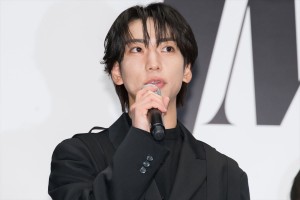 舞台『IMPACT』製作発表記者会見に出席した鈴木大河