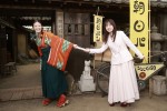 連続テレビ小説『おむすび』『あんぱん』バトンタッチセレモニーに参加した（左から）今田美桜、橋本環奈