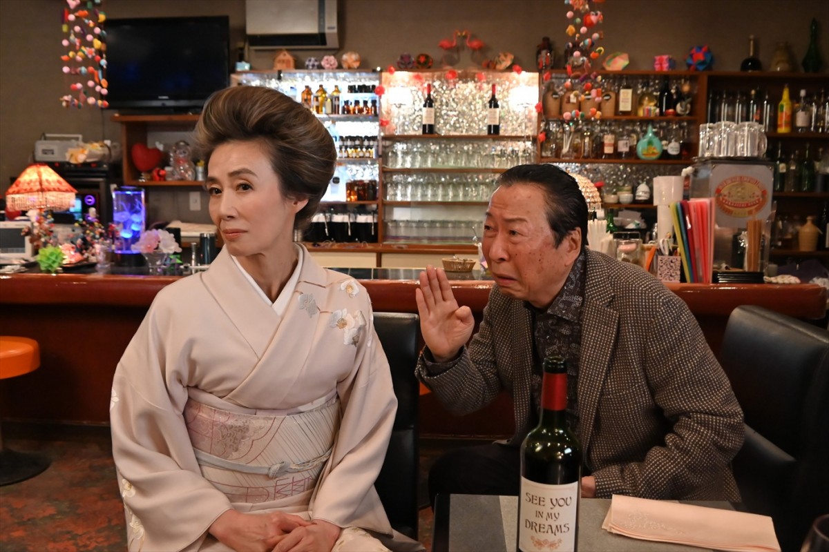 尾碕真花×宮崎美子共演のファンタジードラマ『介護スナック ベルサイユ』2週連続放送＆コメント到着