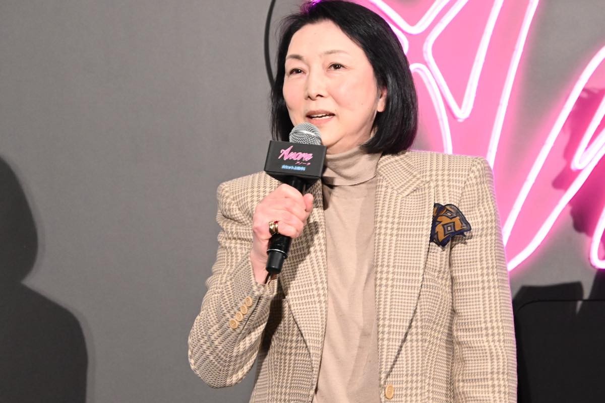 アカデミー賞5冠『ANORA アノーラ』ショーン・ベイカー監督来日　憧れの梶芽衣子とハグ