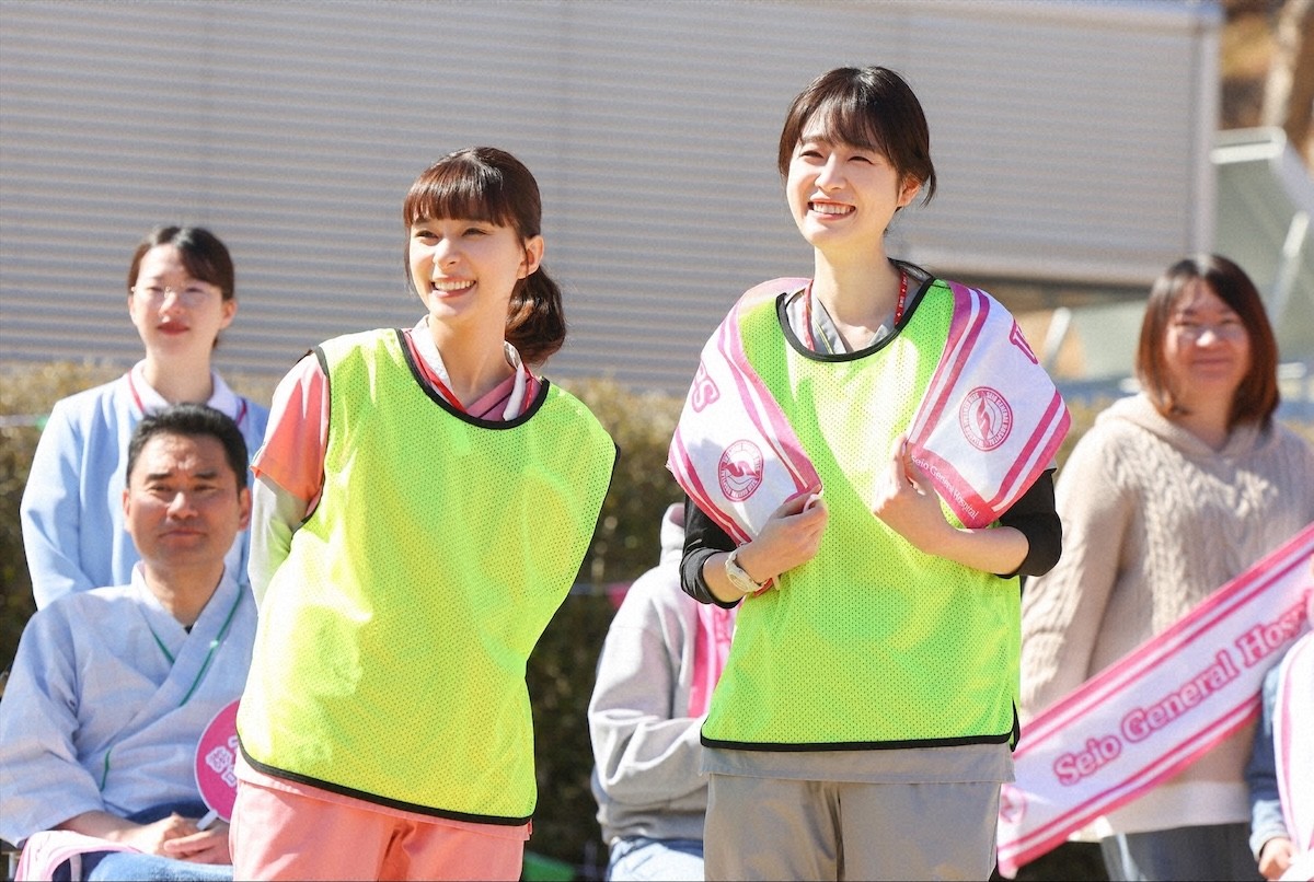 『まどか26歳』“城崎”佐藤隆太、“五十嵐”大西流星を熱烈ハグ　ネット感動「泣ける」「川藤先生に見えた」