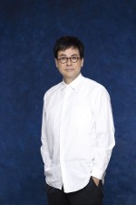 ドラマ『Dr.アシュラ』に出演する鈴木浩介