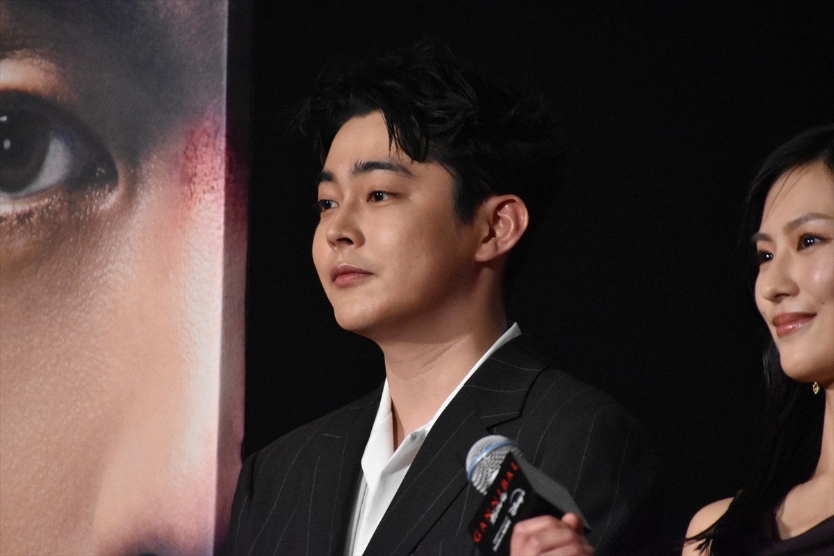 柳楽優弥、「『ガンニバル2』を世界にぶちかましたい！」サプライズバースデーで意気込み
