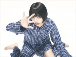 劇場版『僕とロボコ』主題歌を担当したano