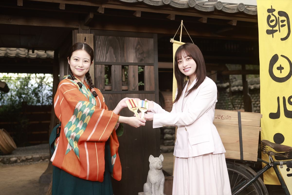 橋本環奈、次期朝ドラヒロイン・今田美桜へエール「よく食べてよく寝て」バトンタッチセレモニー開催